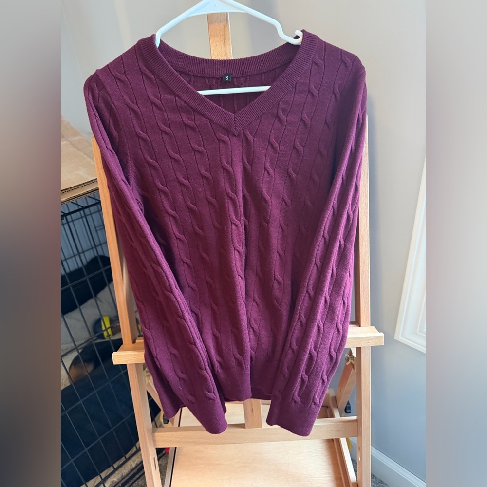 Amazon Women's V-Neck Cable Knit Sweater - Burgundy